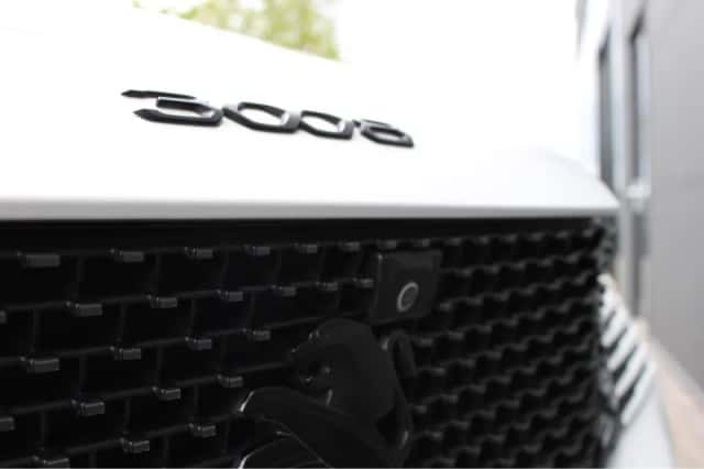 Peugeot 3008 (2022) thumbnail 8