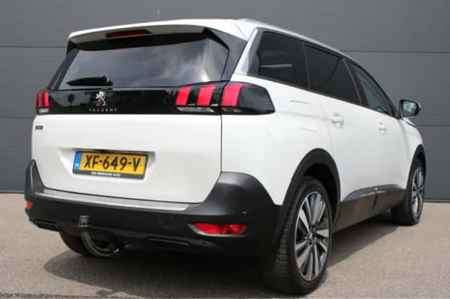 Peugeot 5008 (2019) thumbnail 2