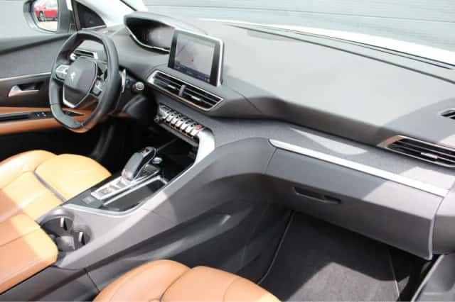 Peugeot 5008 (2019) thumbnail 3