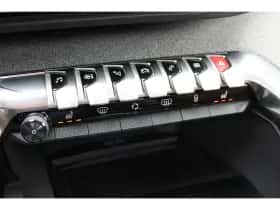 Peugeot 5008 (2019) thumbnail 24