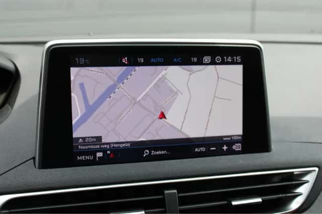 Peugeot 5008 (2019) thumbnail 25