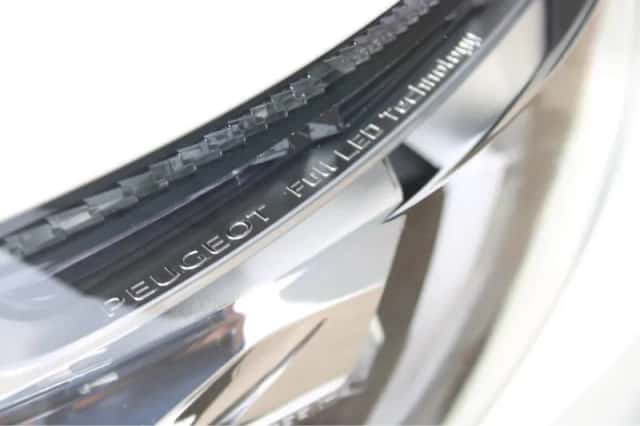 Peugeot 5008 (2019) thumbnail 9