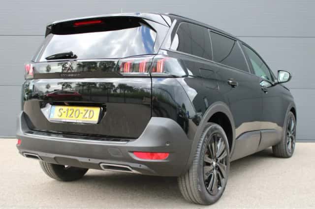 Peugeot 5008 (2023) thumbnail 2