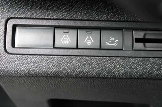 Peugeot 5008 (2023) thumbnail 20