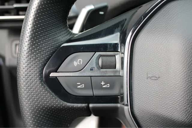 Peugeot 5008 (2023) thumbnail 25