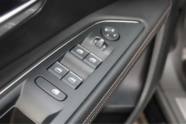 Peugeot 5008 (2023) thumbnail 28