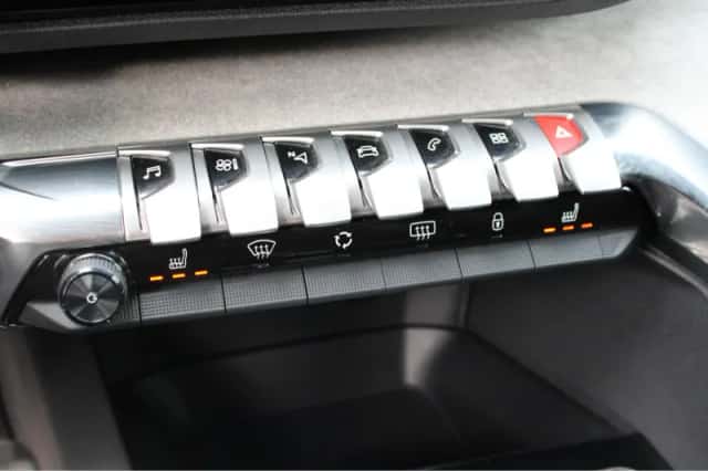 Peugeot 5008 (2023) thumbnail 29