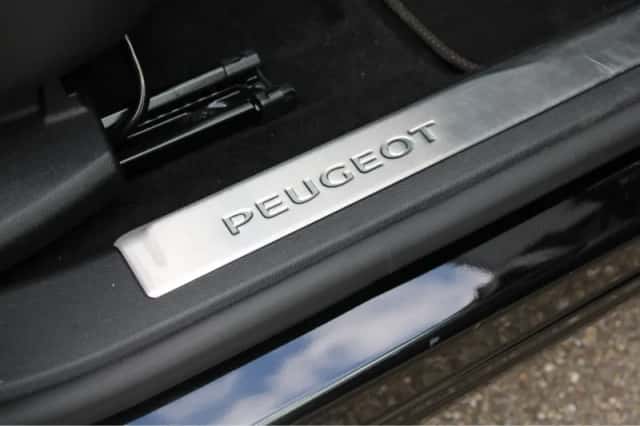 Peugeot 5008 (2023) thumbnail 6