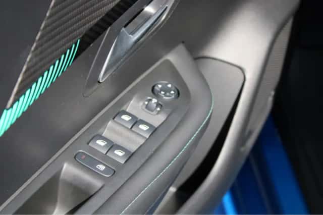 Peugeot 208 (2021) thumbnail 14