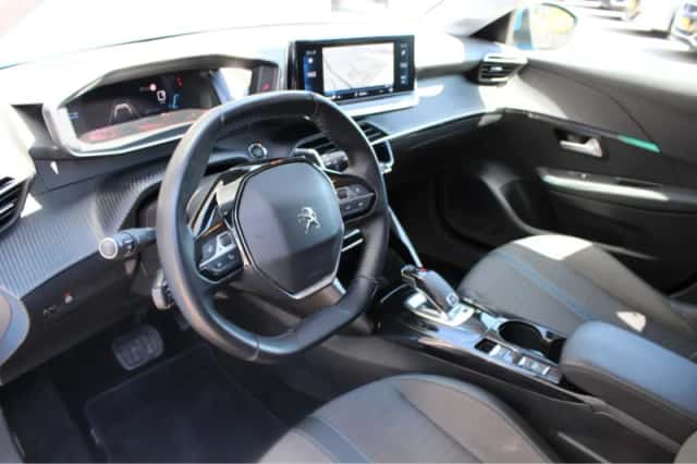 Peugeot 208 (2021) thumbnail 15