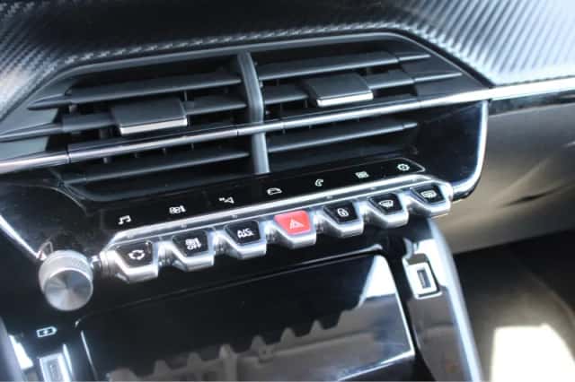 Peugeot 208 (2021) thumbnail 19