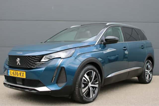 Peugeot 5008 (2021) thumbnail 1