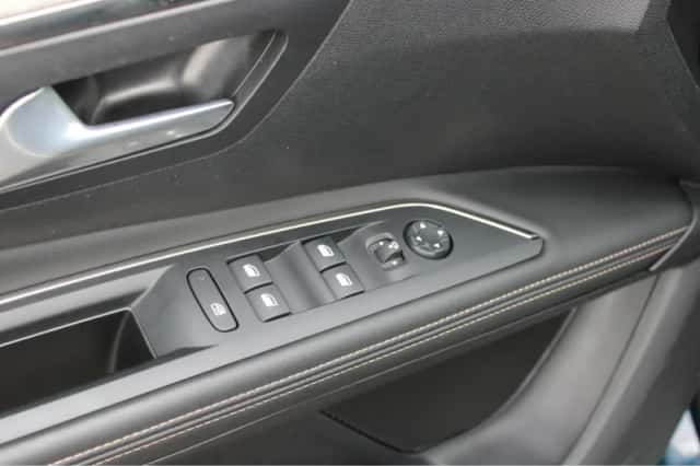 Peugeot 5008 (2021) thumbnail 18