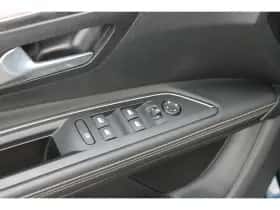 Peugeot 5008 (2021) thumbnail 18