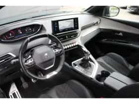 Peugeot 5008 (2021) thumbnail 19