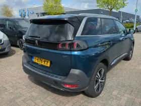 Peugeot 5008 (2021) thumbnail 3