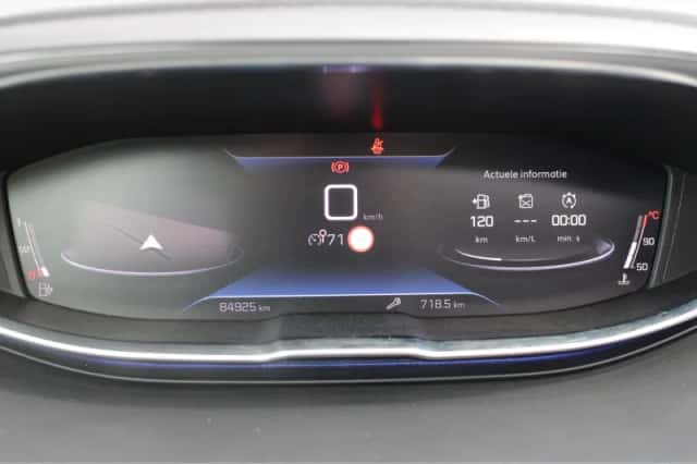 Peugeot 5008 (2021) thumbnail 22