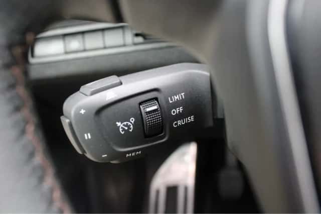 Peugeot 5008 (2021) thumbnail 23