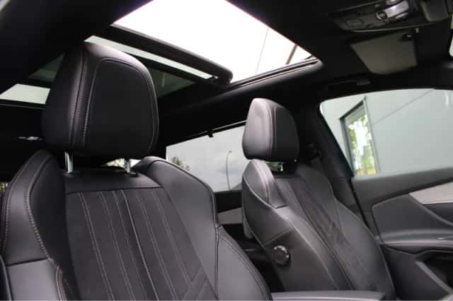 Peugeot 5008 (2021) thumbnail 4