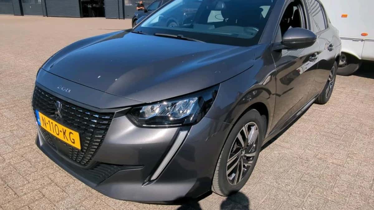 Peugeot 208 (2021) — foto 1