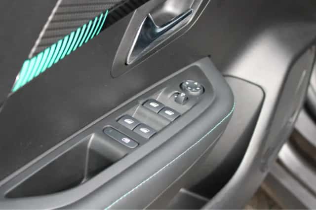 Peugeot 208 (2021) thumbnail 17
