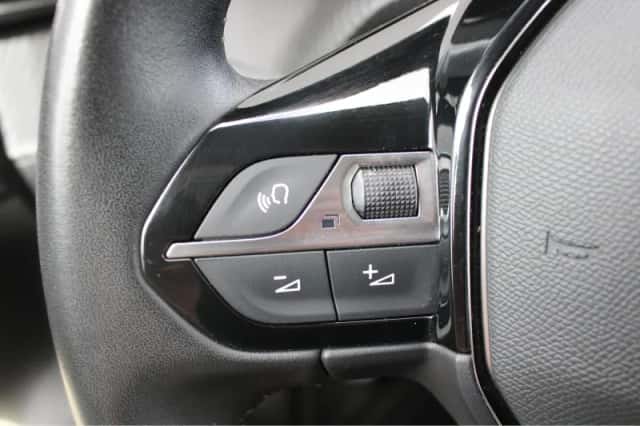 Peugeot 208 (2021) thumbnail 23