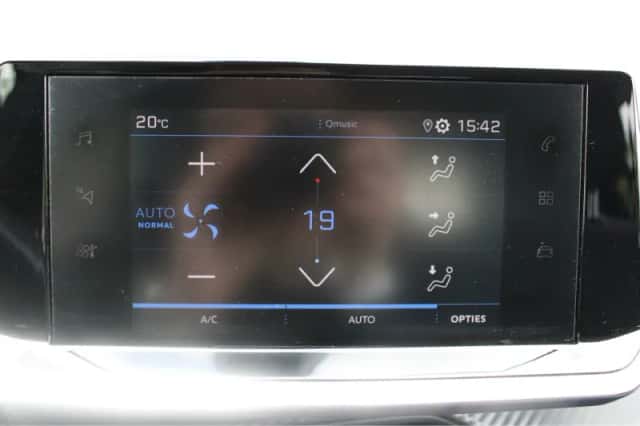 Peugeot 208 (2021) thumbnail 27