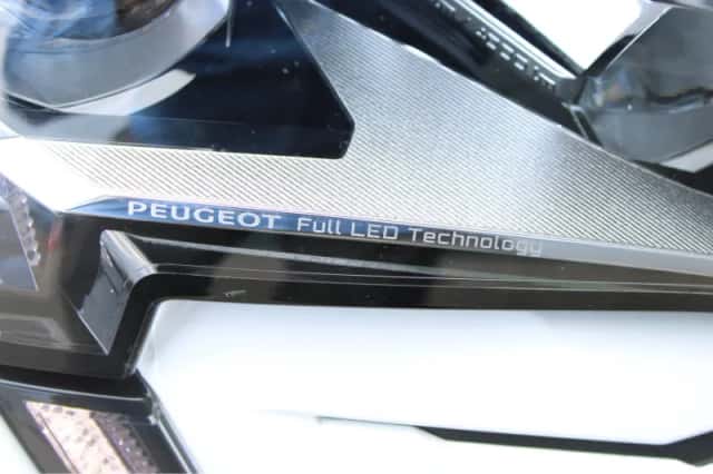 Peugeot 3008 (2021) thumbnail 11