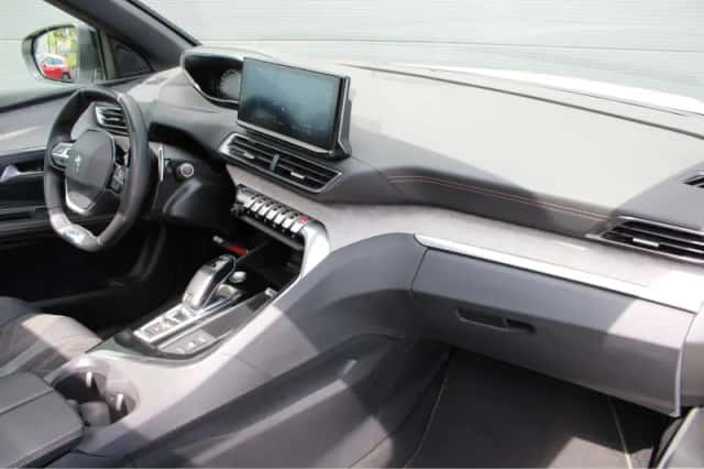 Peugeot 3008 (2021) thumbnail 3