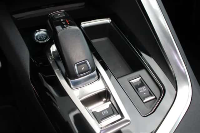 Peugeot 3008 (2021) thumbnail 28