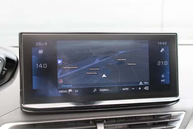 Peugeot 3008 (2021) thumbnail 30
