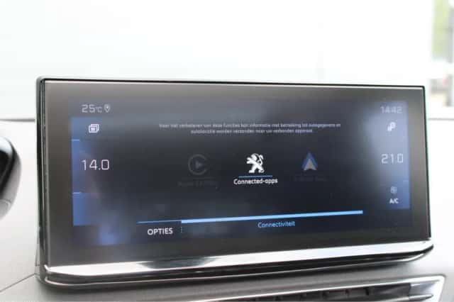 Peugeot 3008 (2021) thumbnail 32