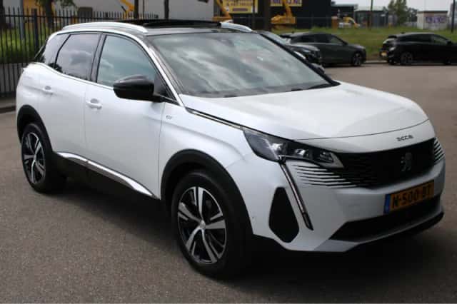 Peugeot 3008 (2021) thumbnail 8