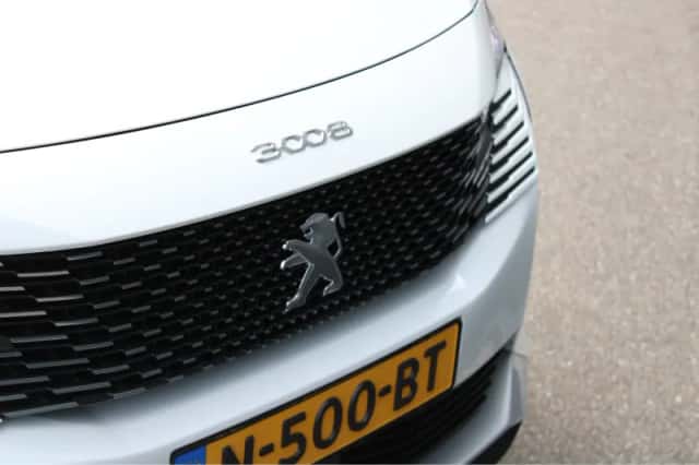 Peugeot 3008 (2021) thumbnail 9