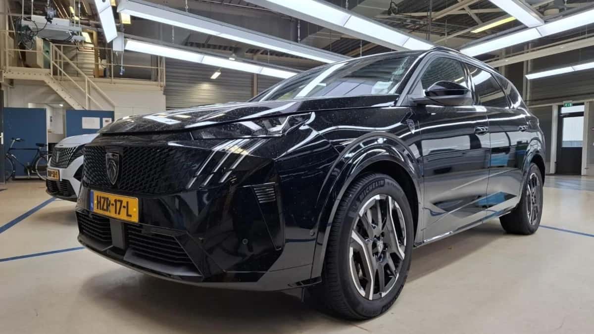 Peugeot E-5008 (2025) — foto 1
