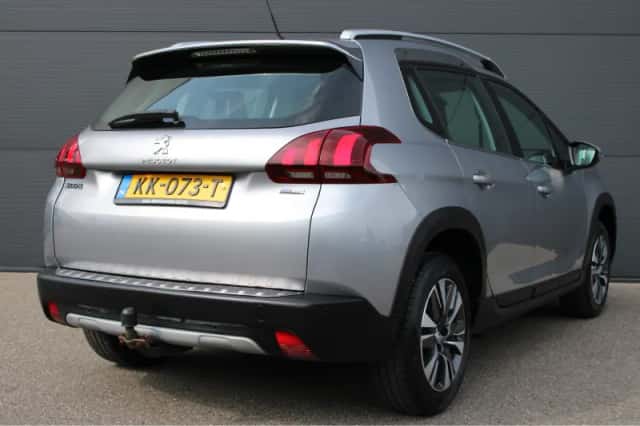 Peugeot 2008 (2016) thumbnail 2