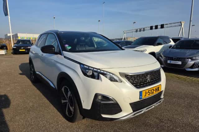 Peugeot 3008 (2020) thumbnail 2