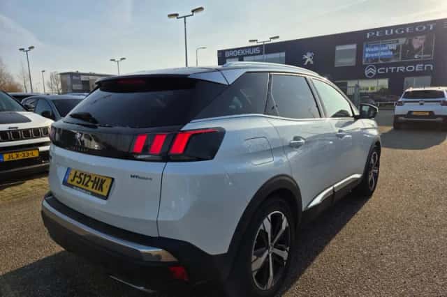 Peugeot 3008 (2020) thumbnail 4