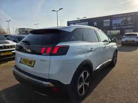 Peugeot 3008 (2020) thumbnail 4