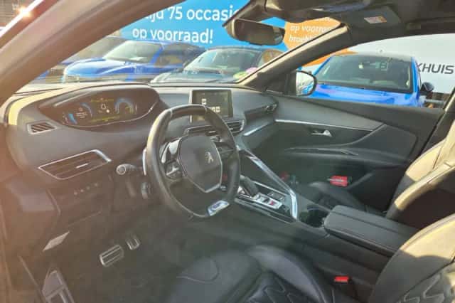 Peugeot 3008 (2020) thumbnail 5