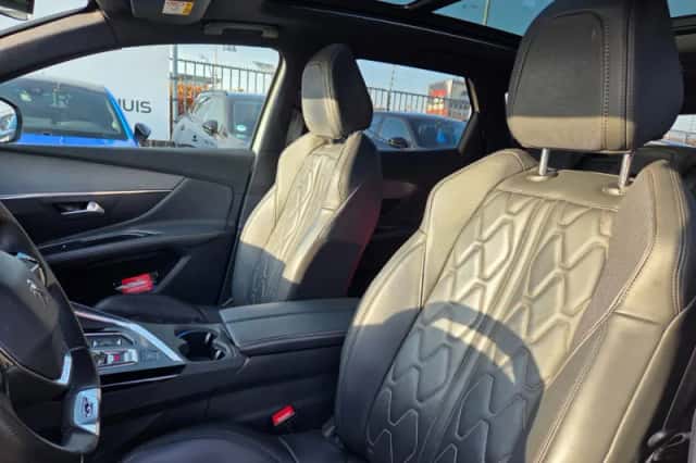 Peugeot 3008 (2020) thumbnail 6