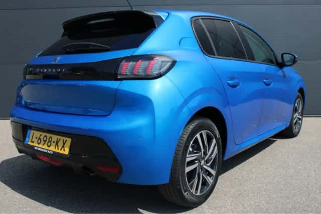 Peugeot 208 (2021) thumbnail 11
