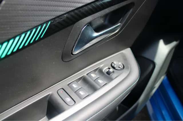 Peugeot 208 (2021) thumbnail 18