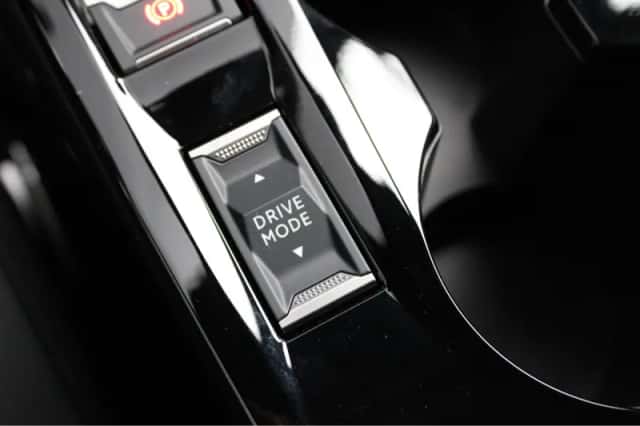 Peugeot 2008 (2025) thumbnail 36