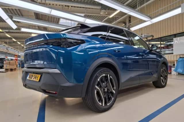 Peugeot 3008 (2025) thumbnail 4
