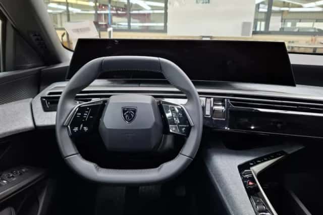 Peugeot 3008 (2025) thumbnail 5