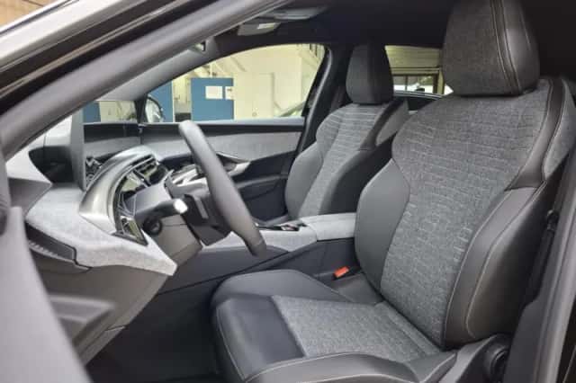 Peugeot 3008 (2025) thumbnail 6
