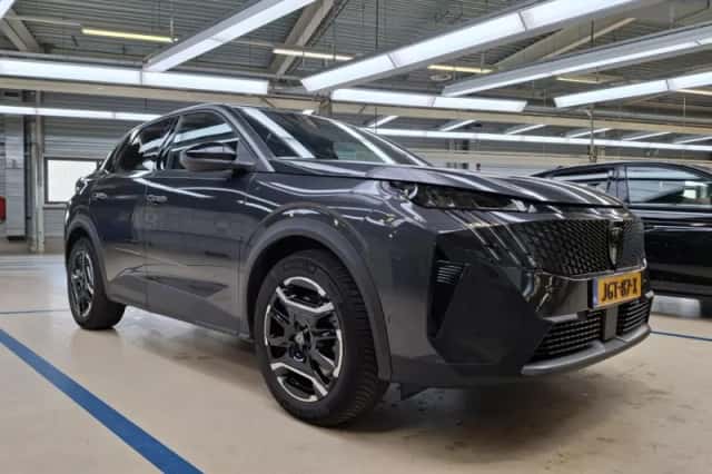 Peugeot e-3008 (2025) thumbnail 2
