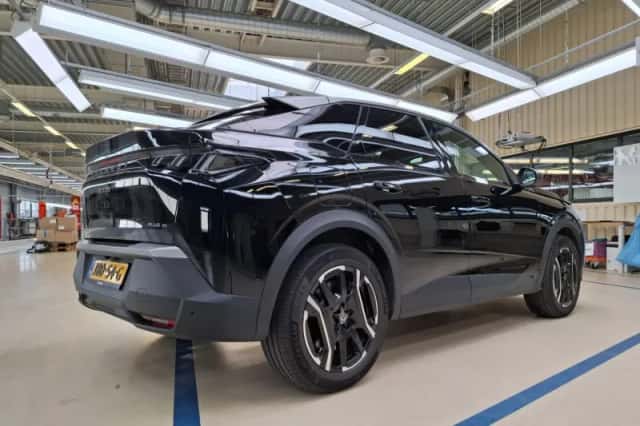 Peugeot 3008 (2025) thumbnail 4