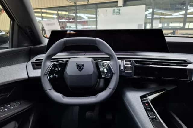 Peugeot 3008 (2025) thumbnail 5